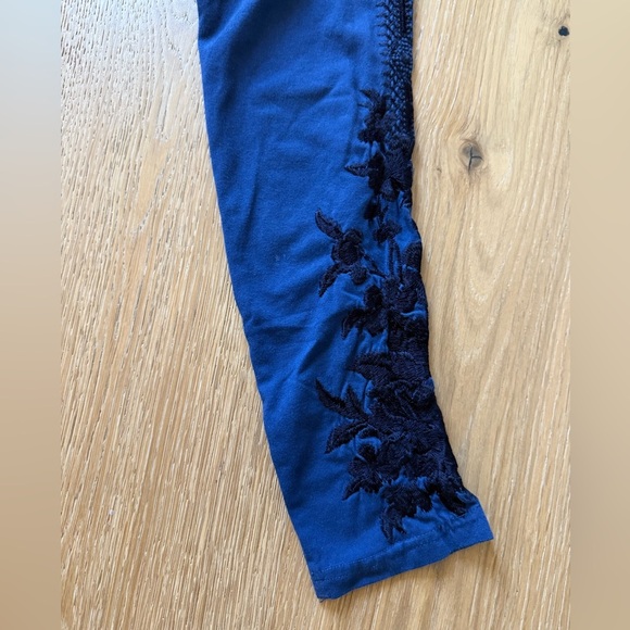 JOHNNY WAS EMBROIDERED LEGGINGS - NAVY SIZE XS - Picture 9 of 9
